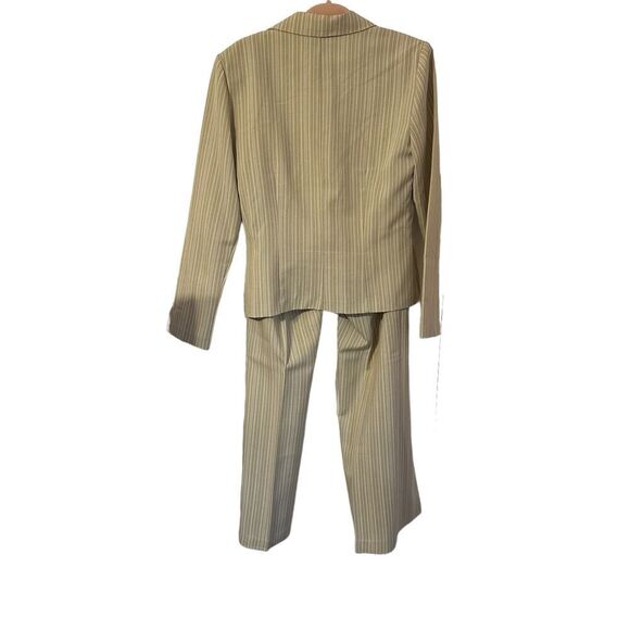 Alyn Paige New York Pinstripe Beige Dress Pants and Jacket Suit Sz 8 - Picture 7 of 10